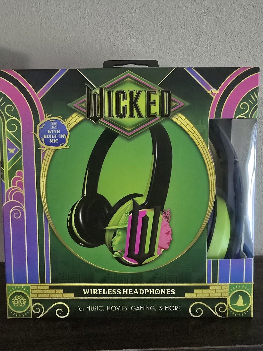 Wicked Wireless Over-Ear Headphones in Green by Wicked